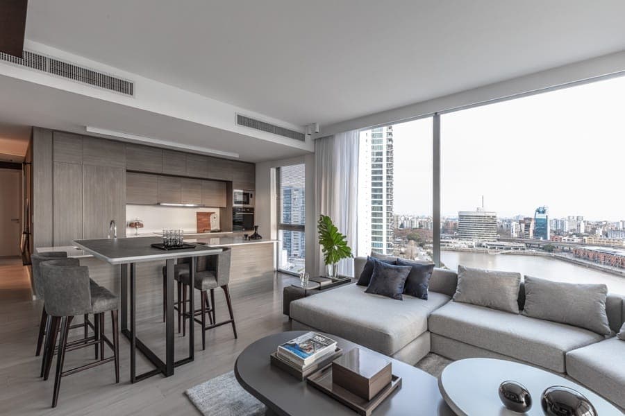 SLS Puerto Madero, cocina integrada con vista al río